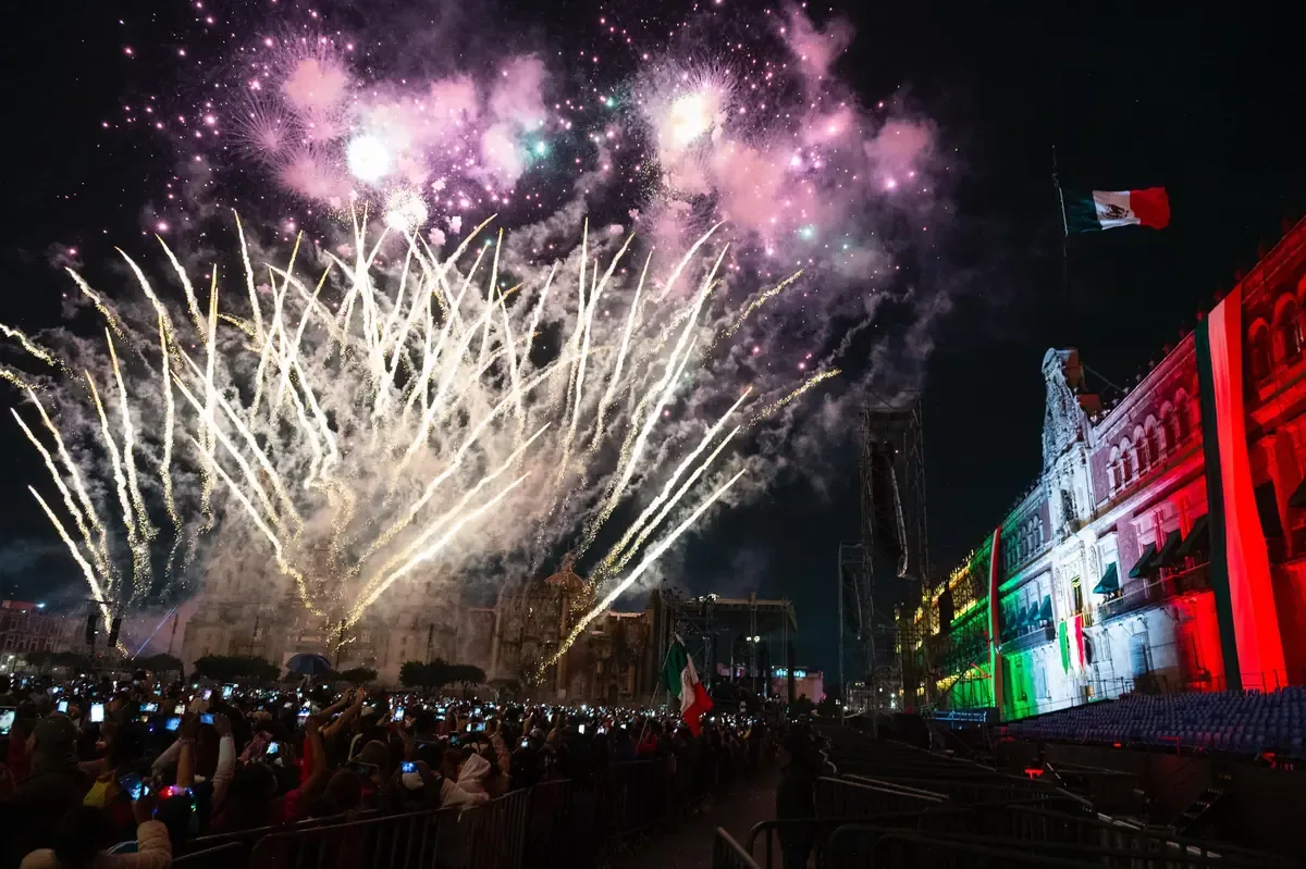 Ceremonias del 216 aniversario de la Independencia reflejan agendas locales y problemáticas sociales.