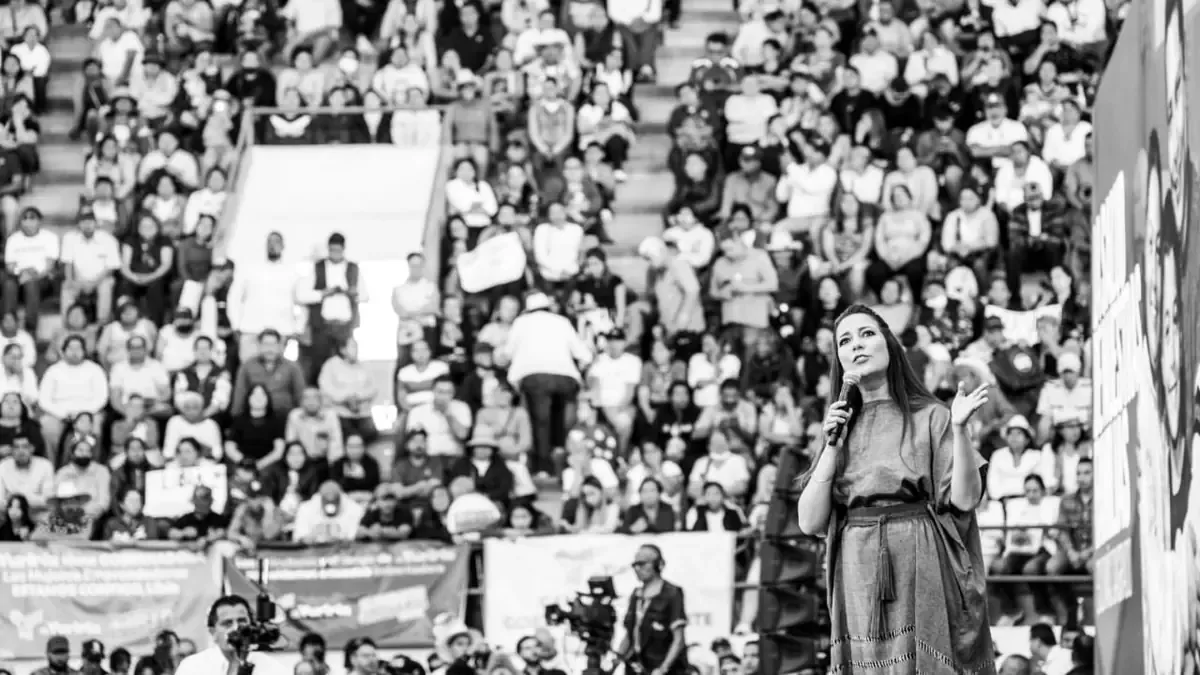 Reporte revela el despilfarro en informes de gobierno, con gastos en conciertos y alimentos.