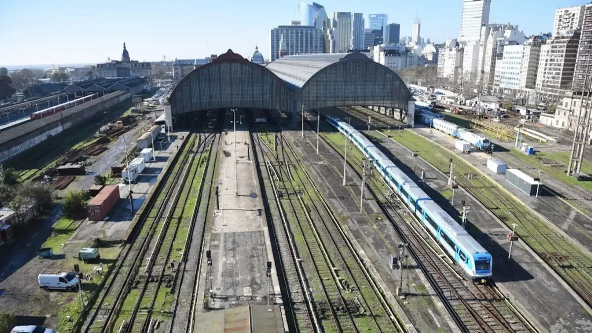 La administración actual reactiva la venta de tierras ferroviarias como medida para obtener ingresos económicos.