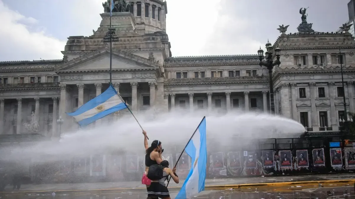 La coordinación entre el Ejecutivo y gobernadores aliados resulta clave para la estabilidad política.