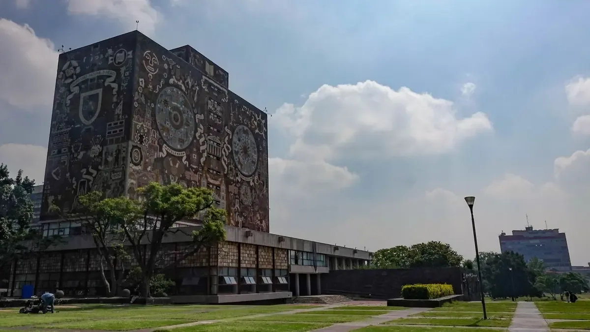 La construcción del nuevo plantel de la UNAM busca ampliar las opciones educativas en la capital.