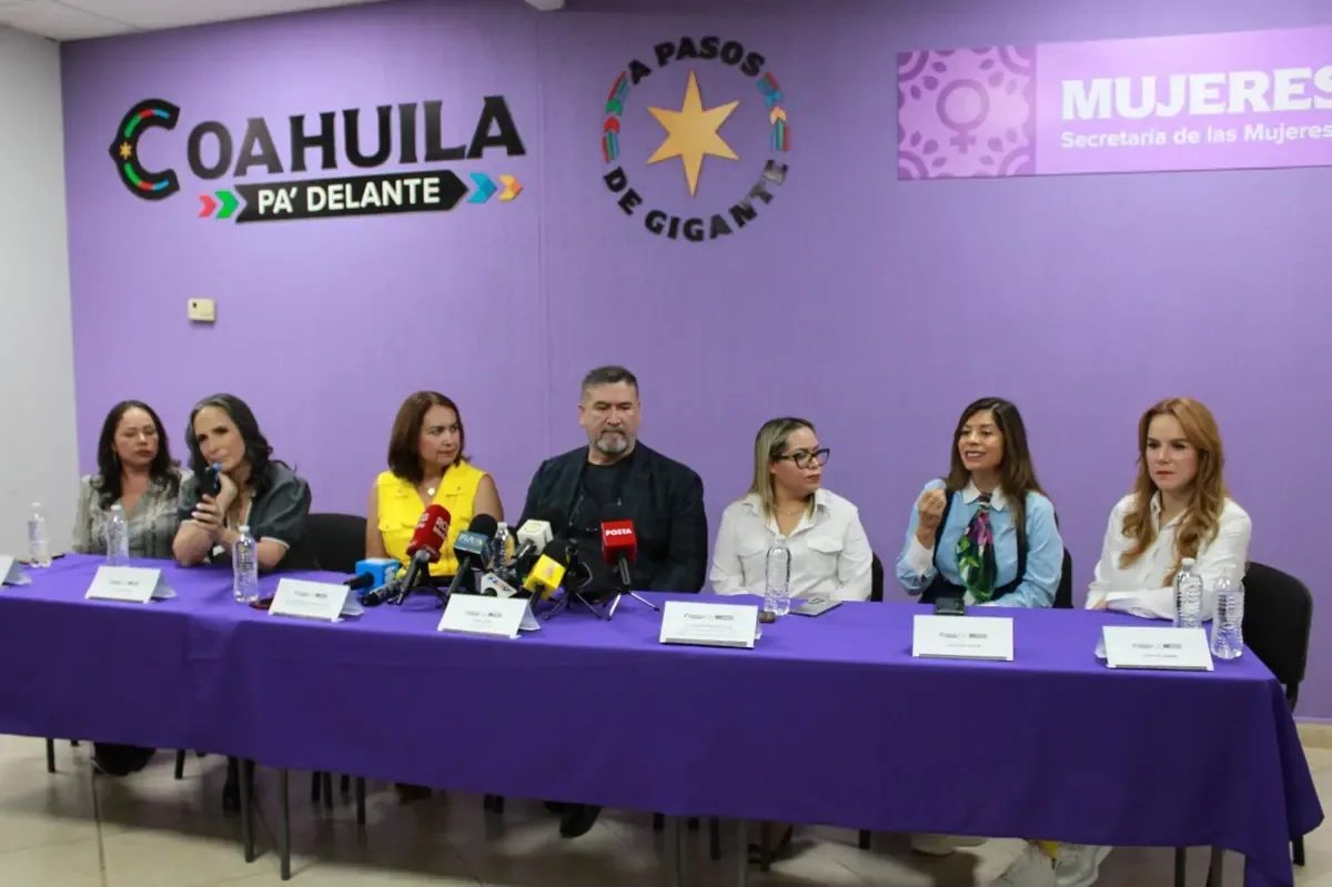 La conferencia promovida por el Gobierno busca fortalecer el empoderamiento femenino y la autoestima.