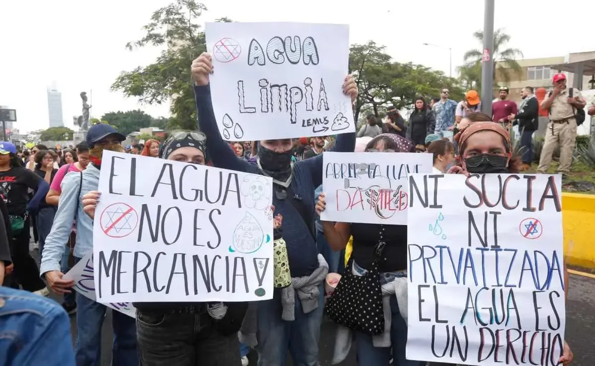 Las autoridades lamentan la violencia y destacan el derecho a manifestarse.