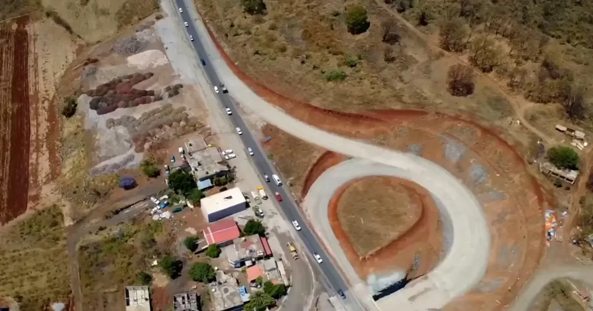 La inversión en infraestructura busca generar empleos y mejorar carreteras en el estado.