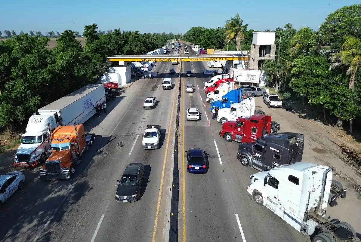 El acuerdo abarca temas de seguridad, infraestructura y condiciones laborales en el sector transportista.