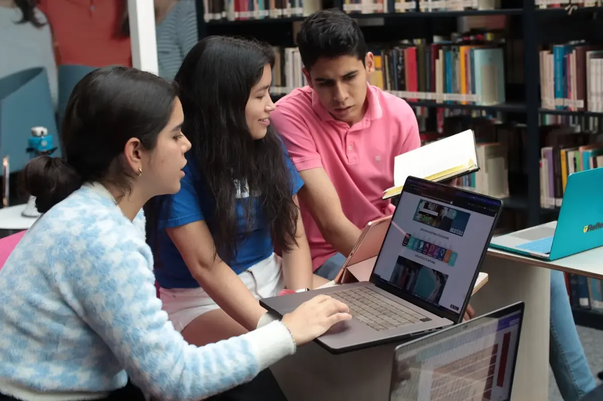 La inversión tecnológica busca mejorar la educación pública en Panamá mediante la inteligencia artificial.