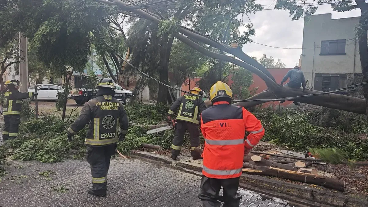 Autoridades implementan medidas para garantizar la seguridad ciudadana en medio de condiciones meteorológicas adversas.