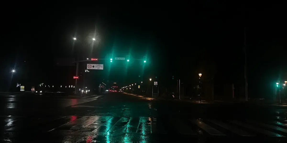 Las constantes interrupciones de energía afectan a comunidades de Querétaro, lo que impulsa un llamado a CFE.