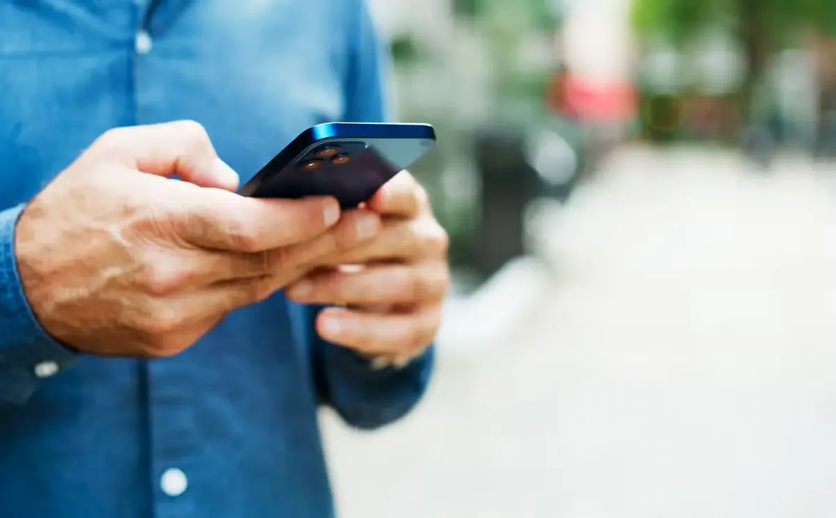 La nueva cuota afectaría a celulares y computadoras, impactando el costo para el consumidor.