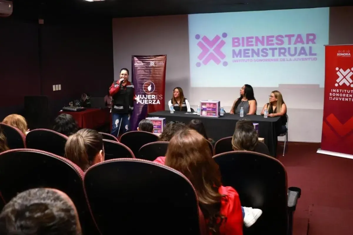 La entrega de productos de gestión menstrual busca apoyar a juventudes en la Casa de la Cultura de Sonora.