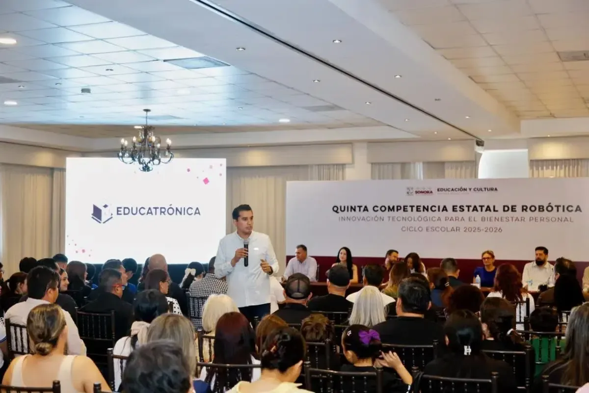 La Quinta Competencia Estatal de Robótica premia innovadores proyectos de estudiantes.