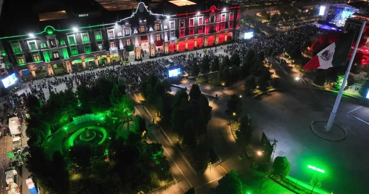 El 216 aniversario de la Independencia de México reunió a miles en la Plaza de los Mártires de Toluca.