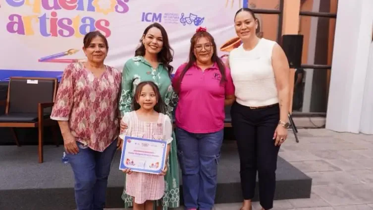 La iniciativa busca fomentar la expresión artística infantil y juvenil en la comunidad.