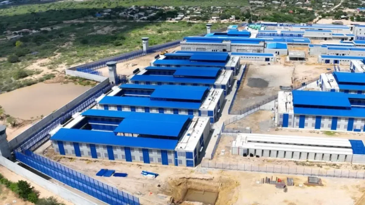 La gestión de Gustavo Petro deja un panorama complicado en el sistema penitenciario con aumento del hacinamiento y falta de recursos.