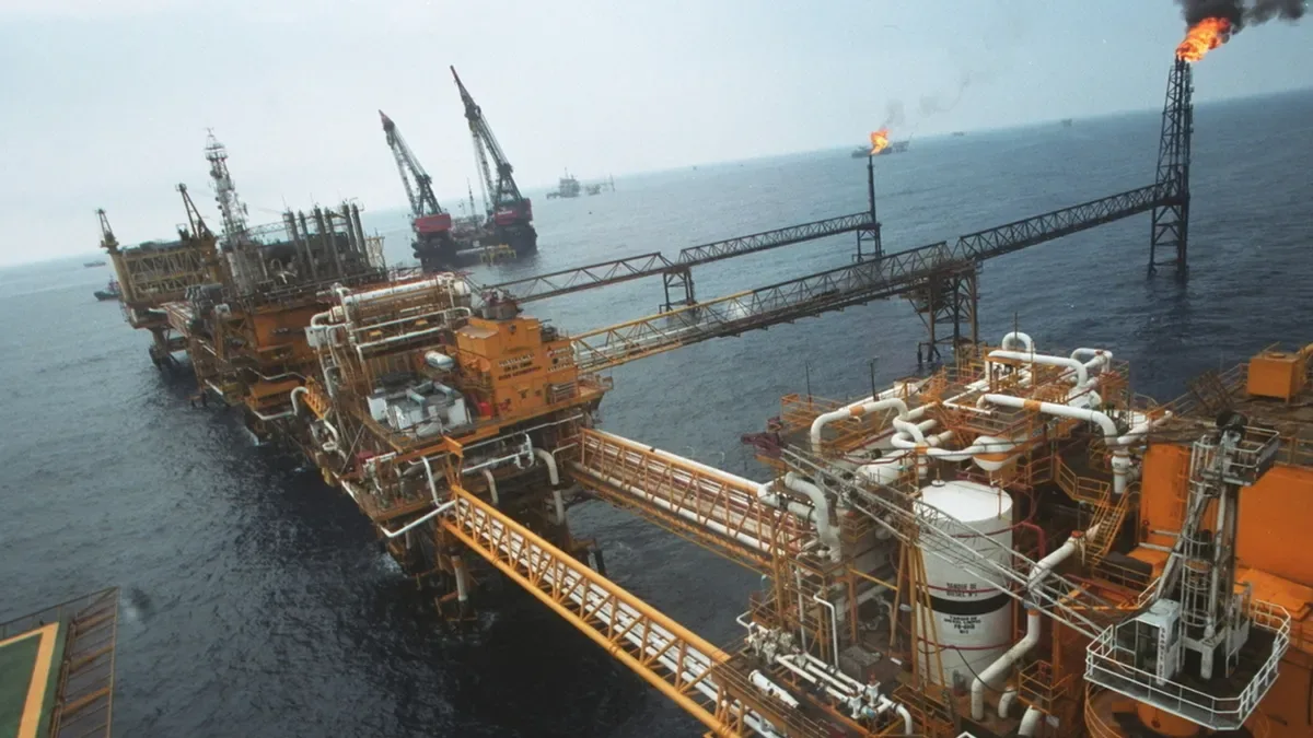 Gráfica que muestra la disminución de las reservas petroleras en México desde 2018.