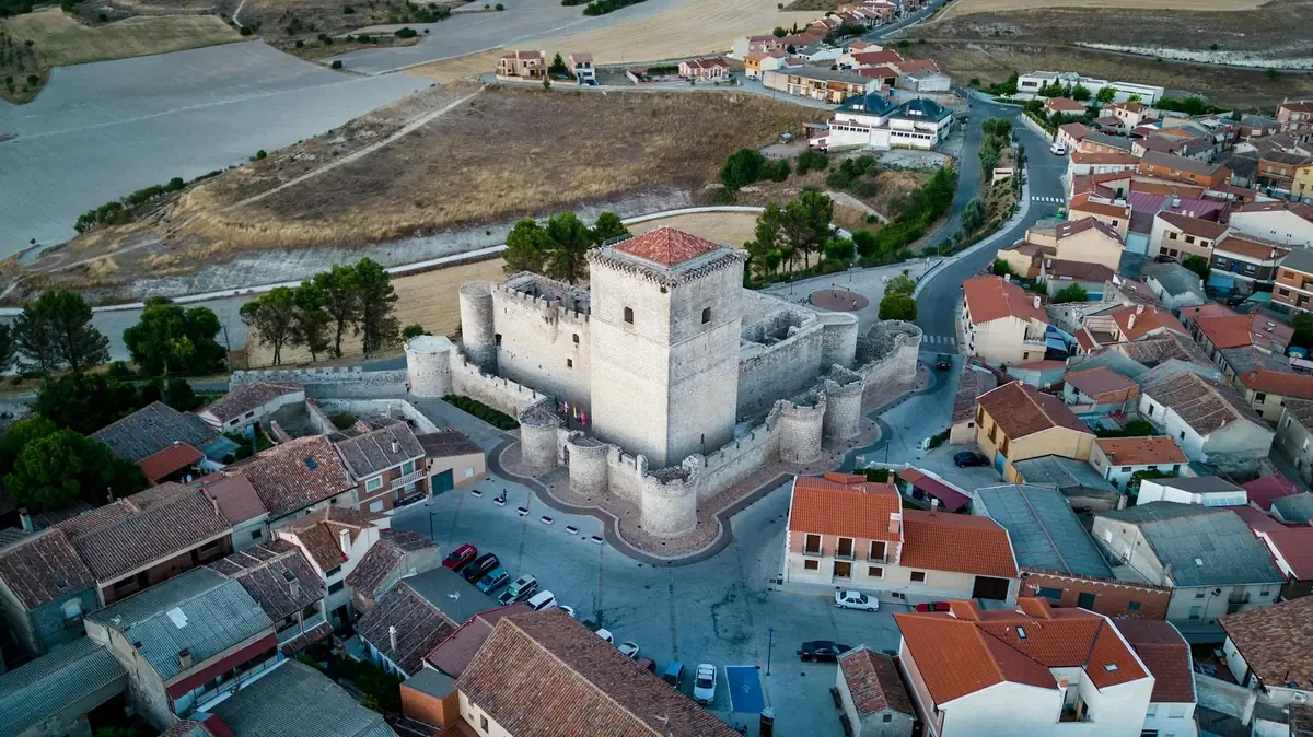 La creación de una Comisión Gestora busca garantizar la administración local tras la dimisión del alcalde del municipio.