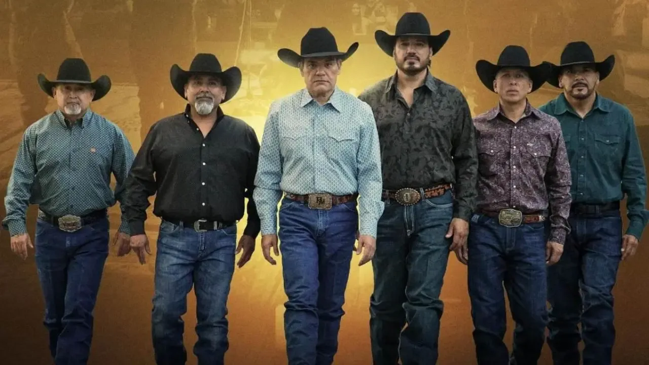 "Grupo Intocable celebra el inicio de su gira 'Cultura Tour' en CDMX."