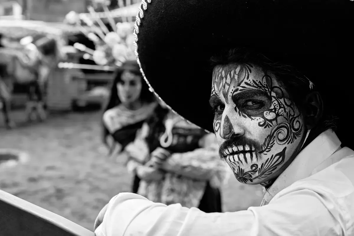 La manera en que se apropian los corridos genera inquietud entre músicos y organizadores.