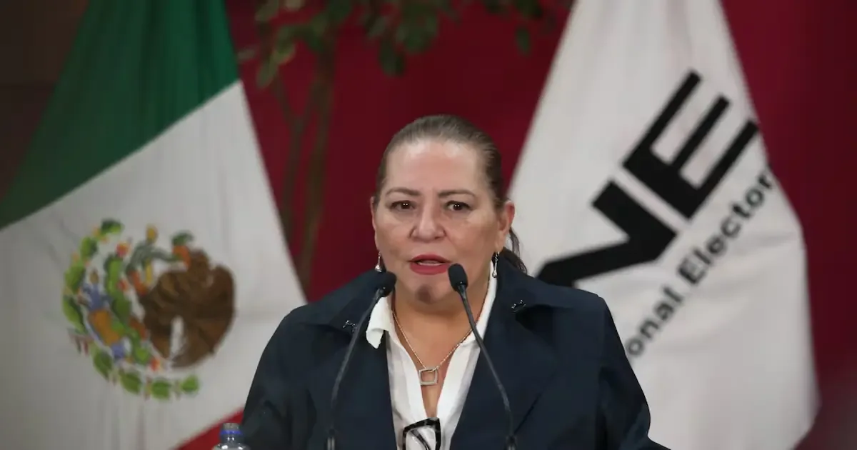 La presidenta del INE anunció su salida a través de un comunicado, contradiciendo su propio mensaje de estabilidad.