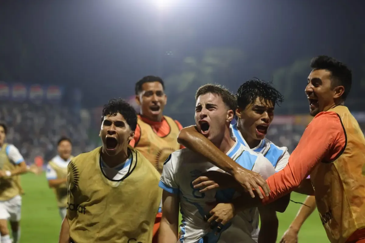 El gol de Matthew Evans concretó el pase de la selección guatemalteca a la siguiente ronda del torneo.