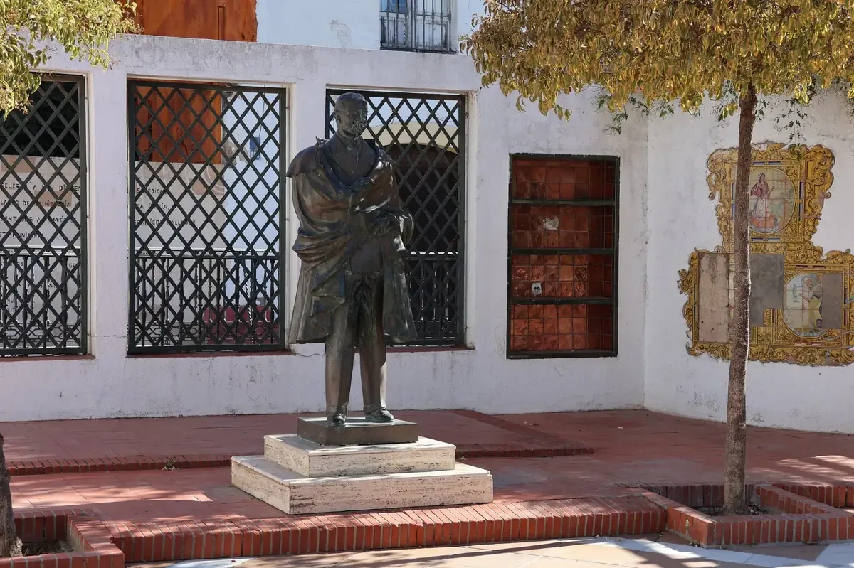 Un homenaje al General Yáñez resalta su contribución en momentos clave de la historia de México.