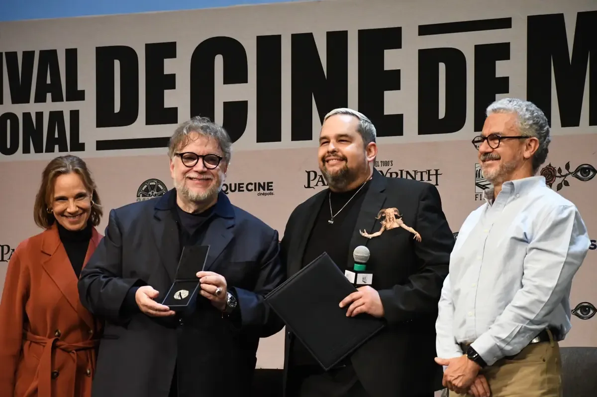 El cineasta lamenta el estado del mundo que se entrega a las nuevas generaciones en el FICM.