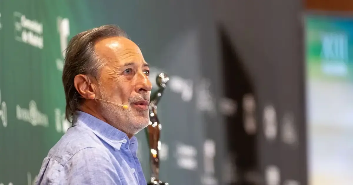 El actor argentino es reconocido por su destacada trayectoria cinematográfica y de televisión en los Premios Platino.
