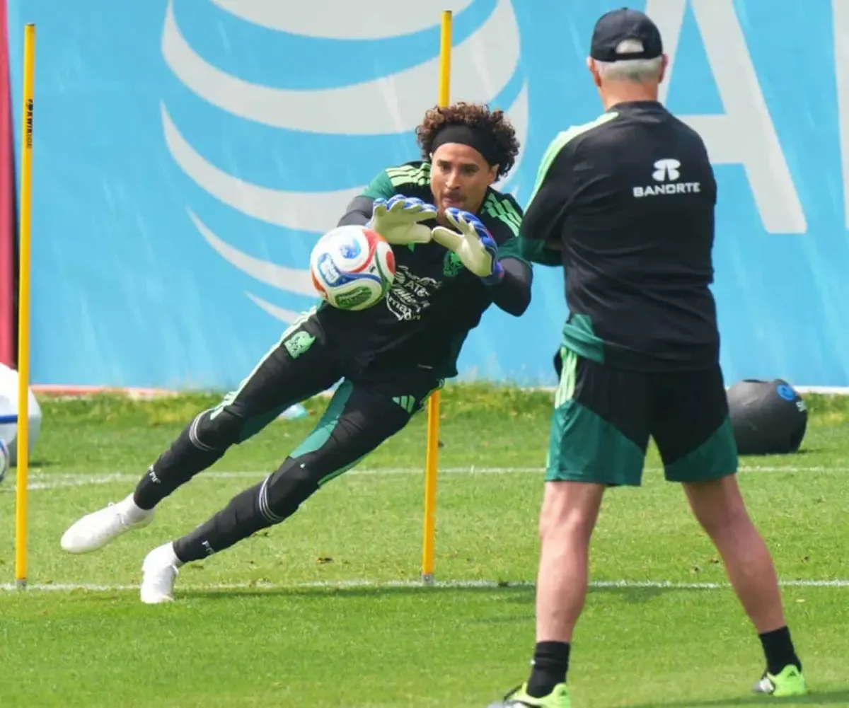 La influencia de Ochoa en el equipo mexicano resalta su legado y experiencia.