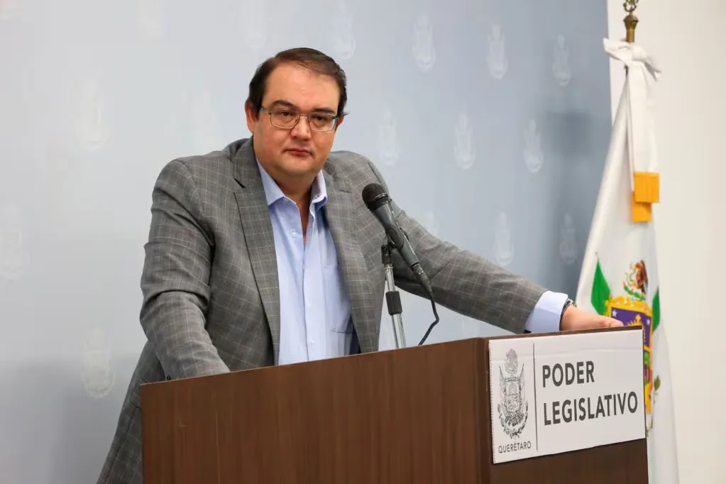 Guillermo Vega Guerrero expresa preocupaciones en la Legislatura de Querétaro.
