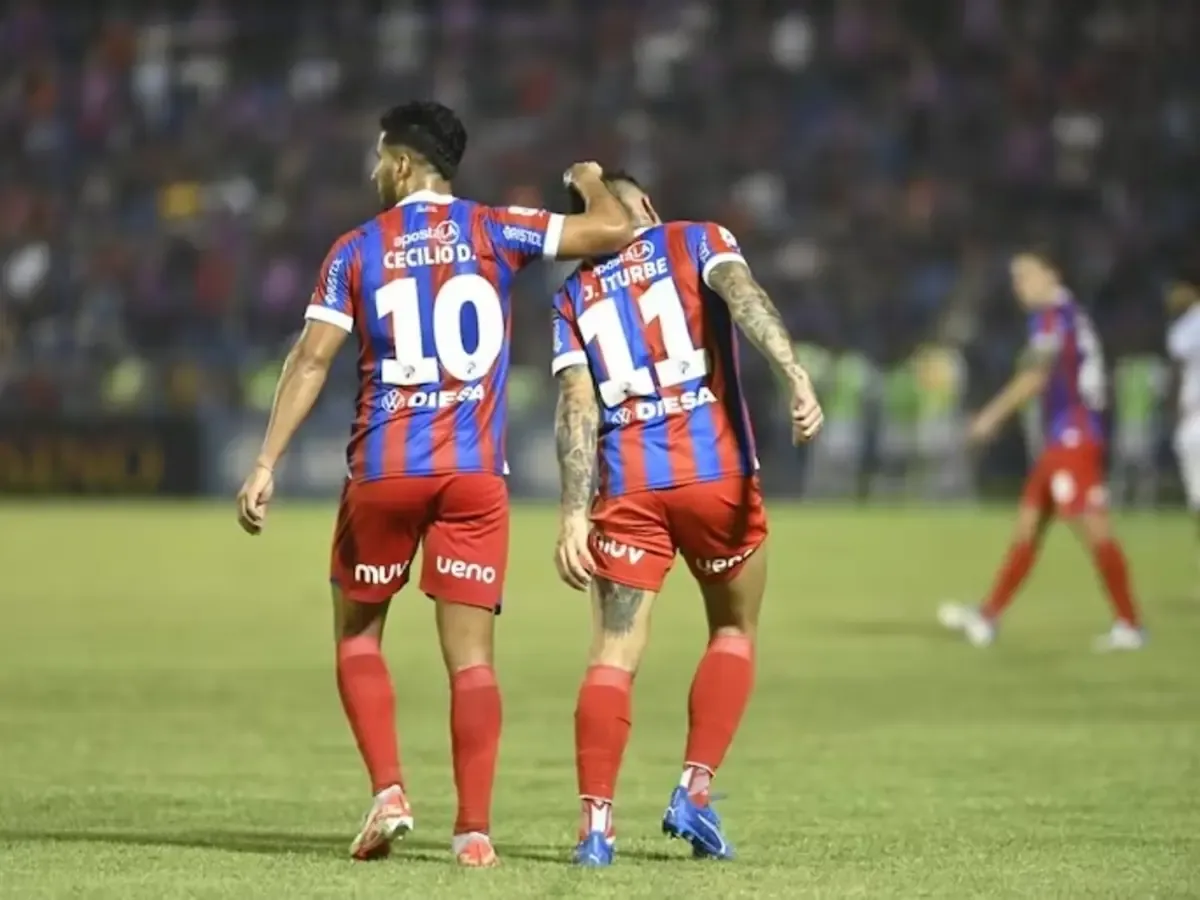 El entrenador argentino busca revertir la racha negativa del equipo paraguayo.