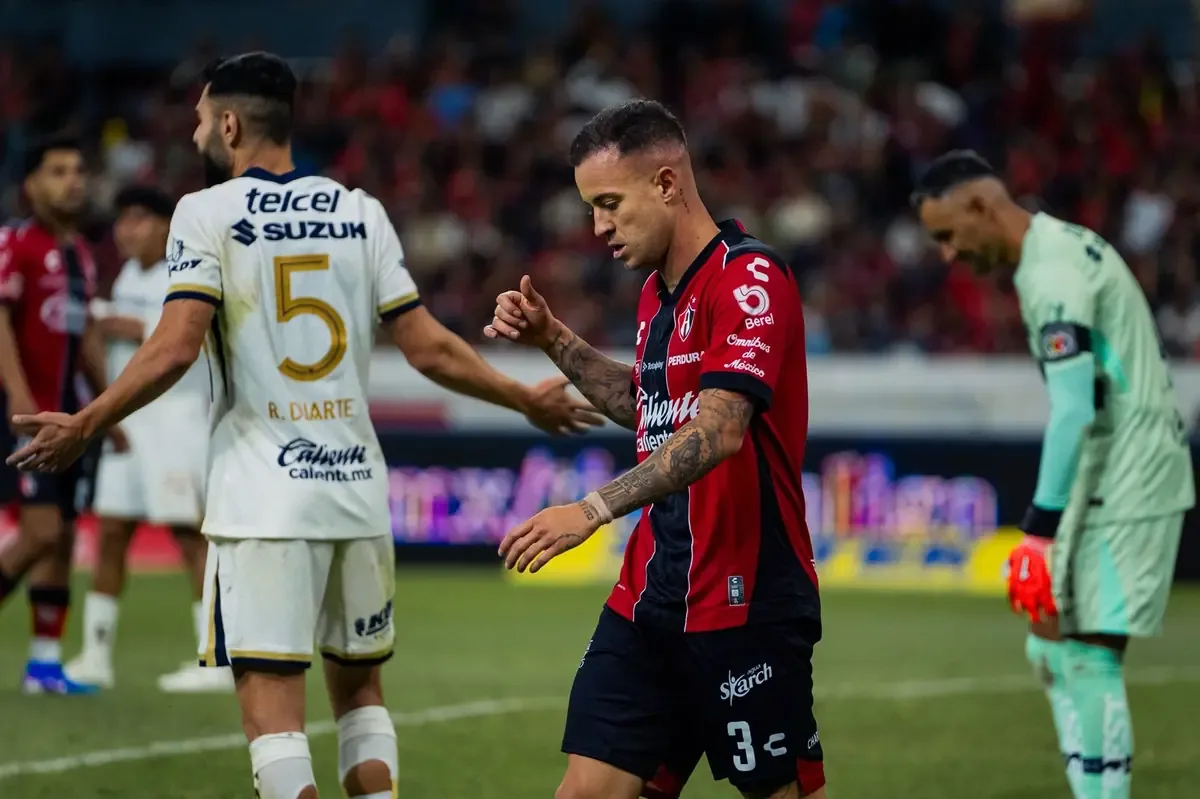Gustavo Ferrareis enfatiza la importancia de seguir creciendo como equipo en la Liga MX.