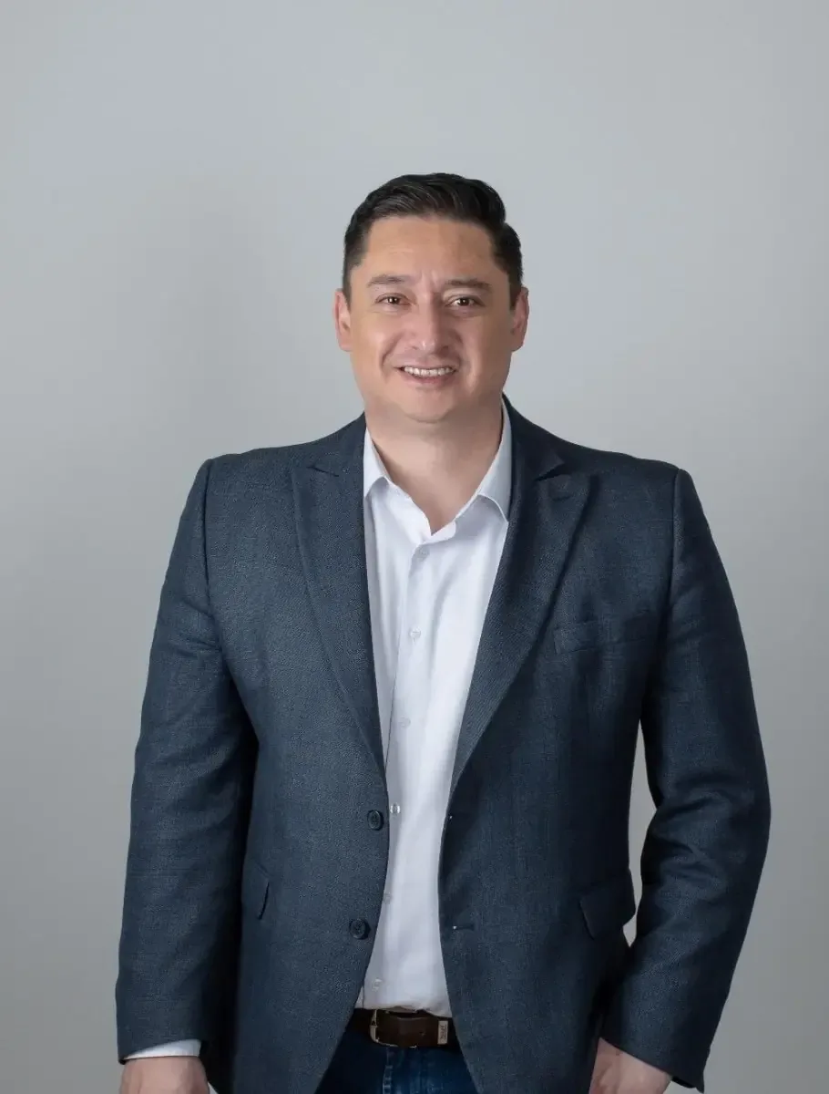 El exsenador planea representar al nuevo partido en la contienda estatal tras su salida del PAN.