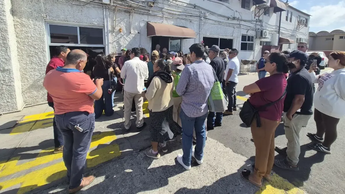 La falta de agua afecta a diversas colonias en el noreste de Ensenada, donde el servicio podría normalizarse hasta la próxima semana.