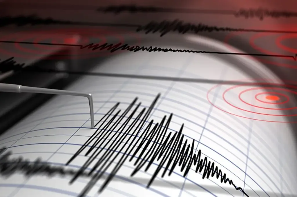 "Habitantes de Guanajuato reaccionan a la alerta sísmica desatada por un sismo."
