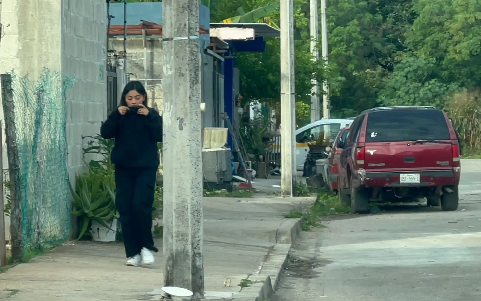 Habitantes de Quintana Roo utilizan abrigos por las bajas temperaturas inusuales.