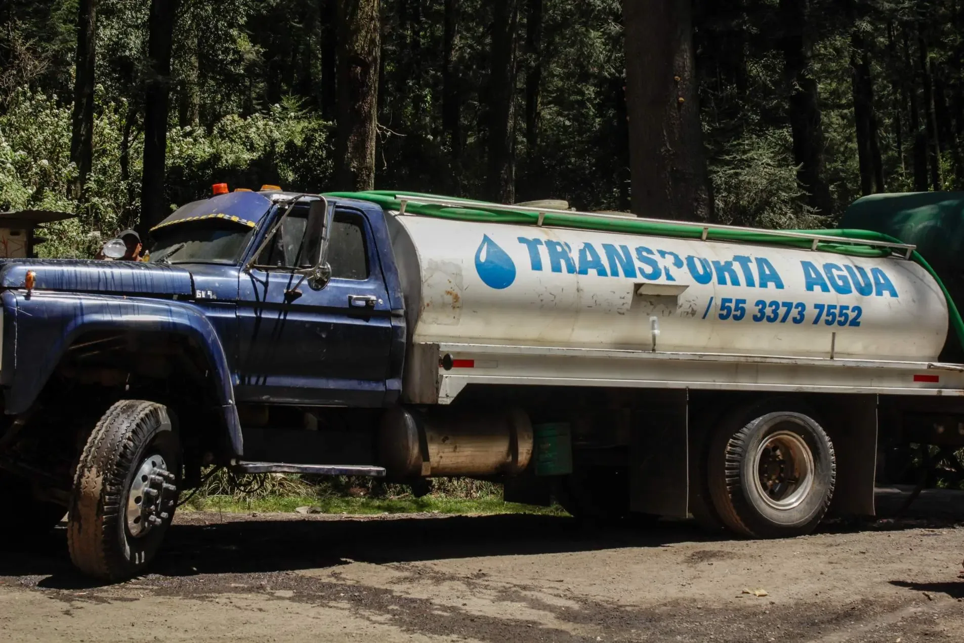 Habitantes de San José Xaxamayo enfrentan altos costos por agua potable.