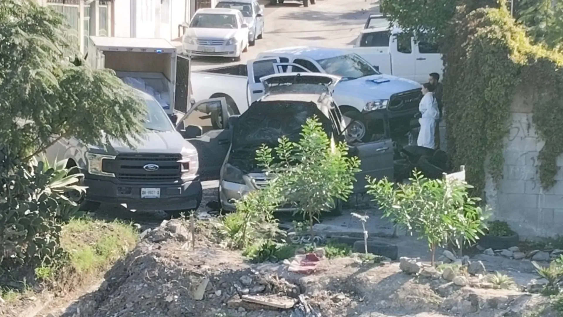 Hallazgo de cuatro cuerpos en una camioneta tras un incendio en Tijuana.
