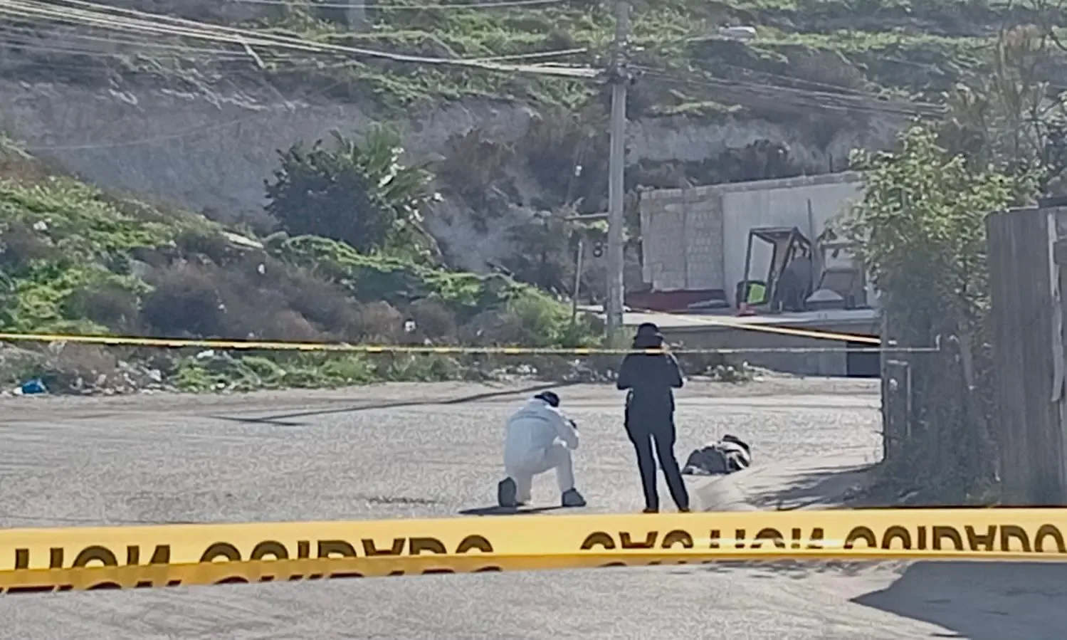 Hallazgo de cuerpo encobijado en la colonia Laurel 1 de Tijuana.