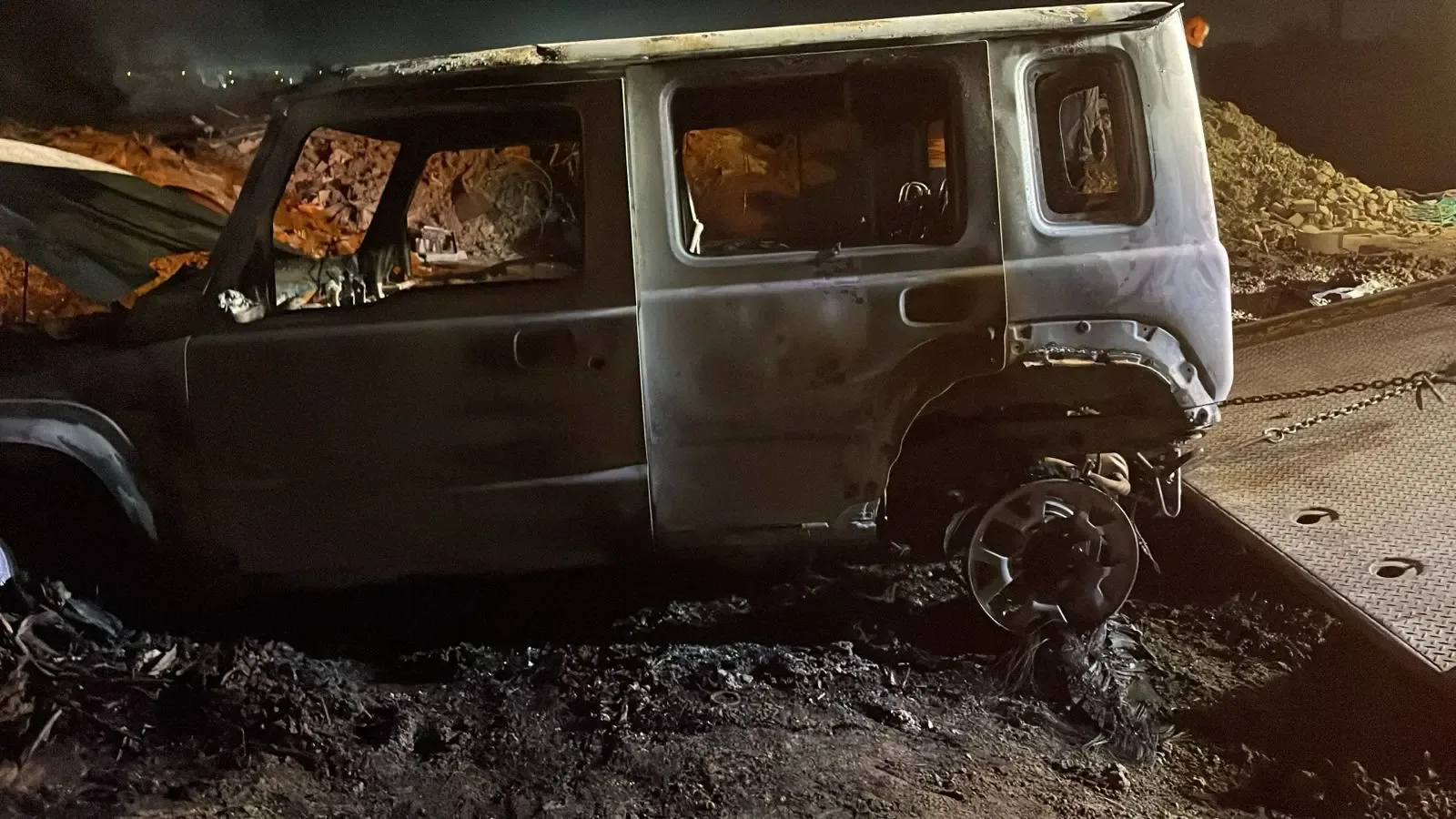 Hallazgo de un cuerpo calcinado y una camioneta incendiada en Mexicali.