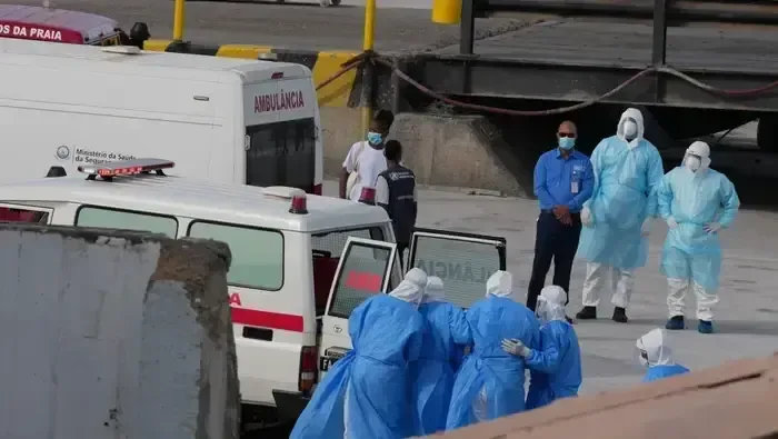La OMS confirma un nuevo caso en Países Bajos vinculado a un crucero.