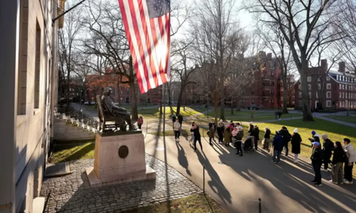 Harvard se mantiene como la mejor universidad del mundo, mientras las universidades chinas aumentan su presencia en las posiciones superiores.
