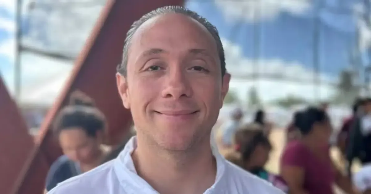 Héctor Contreras Mercader es un funcionario clave en la administración fiscal de Quintana Roo.