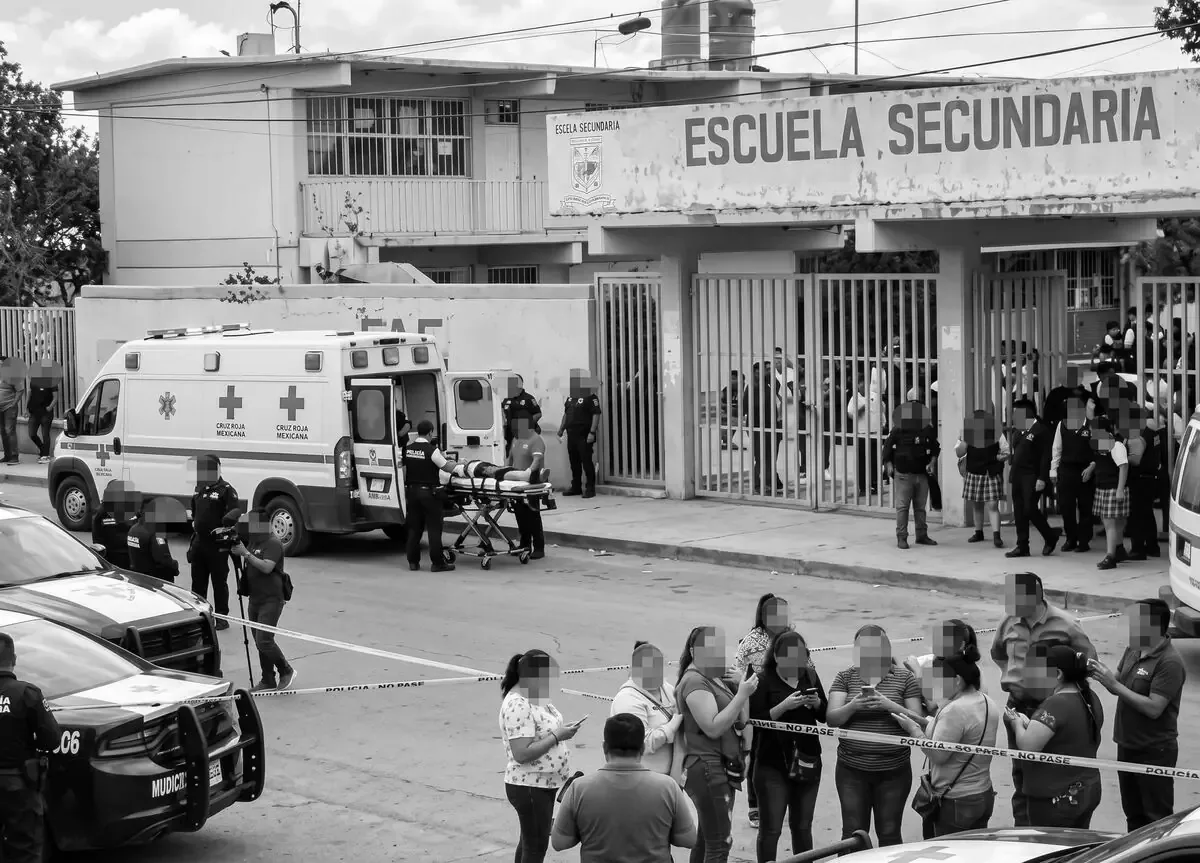 Un ataque con arma blanca en Torreón provoca la muerte de una subdirectora y lesiones a cuatro personas más.