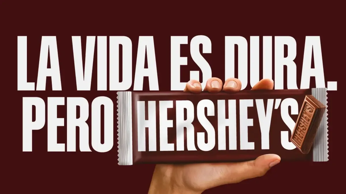 La marca busca transformar el estrés diario en sonrisas mediante el humor y el chocolate.