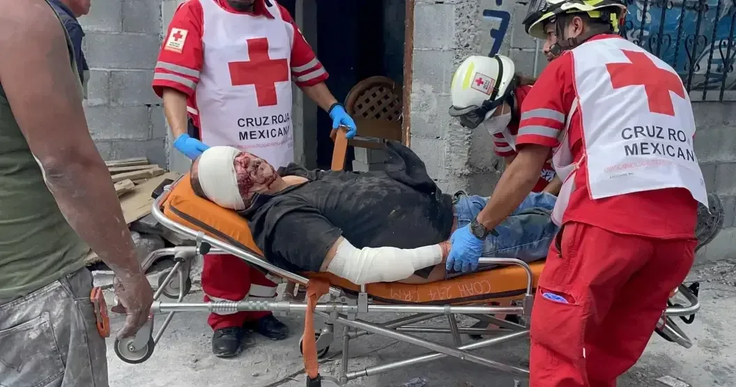 Un trabajador quedó lesionado tras ser agredido por una jauría en la colonia Vista Hermosa.
