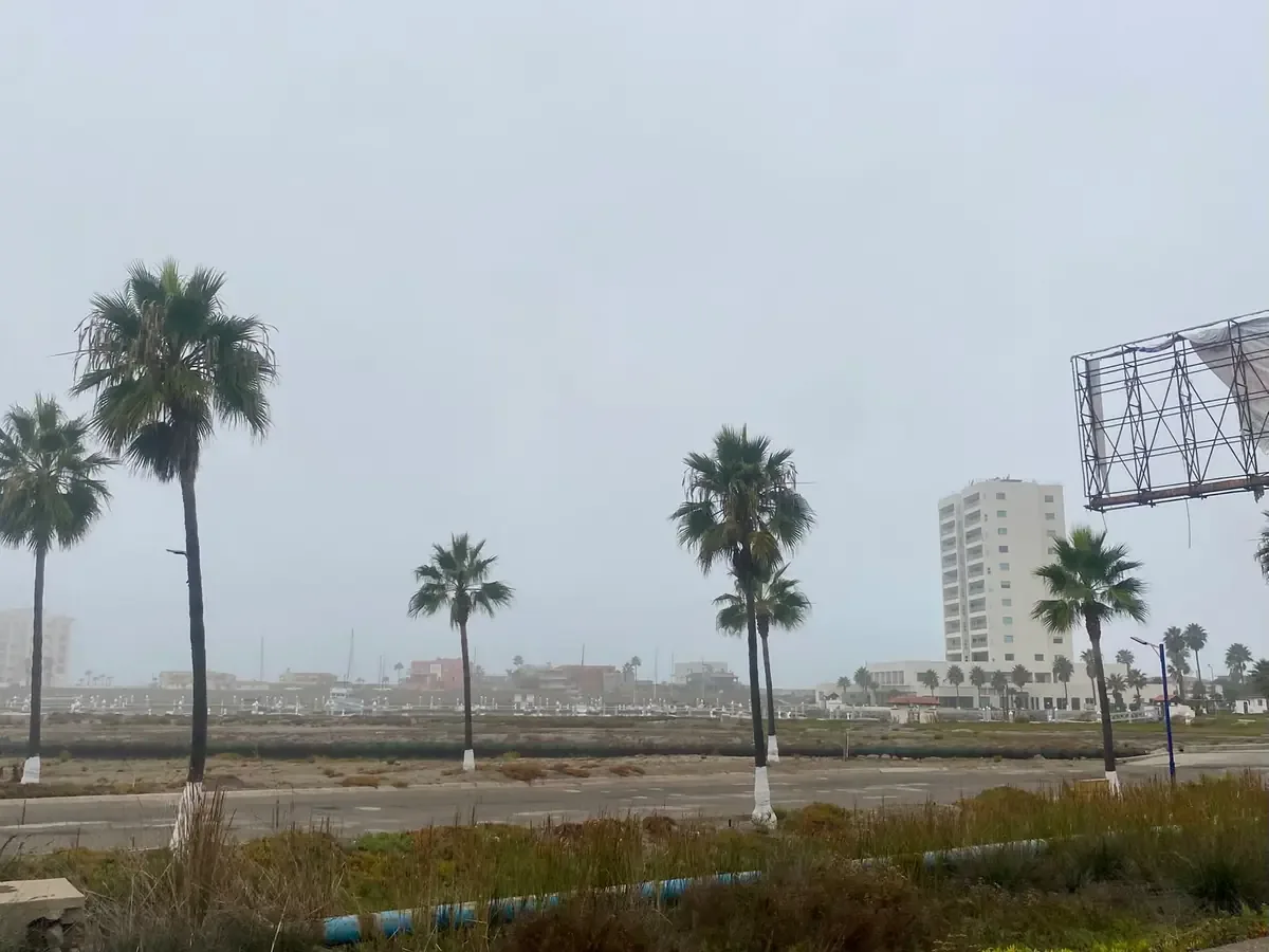 Las autoridades investigan un trágico accidente en la playa de Ensenada que resultó en la muerte de un hombre residente de Tijuana.