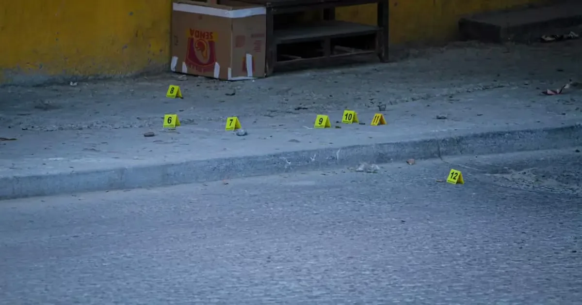 Un ataque armado deja un fallecido y un herido grave en Tijuana; la Fiscalía investiga el incidente.