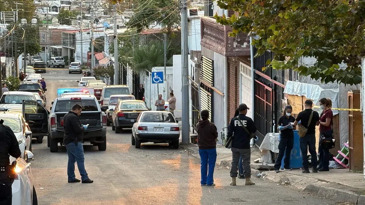 Un ataque armado esta mañana en El Saucito dejó una pareja muerta y a un hombre herido, generando tensión en la zona.