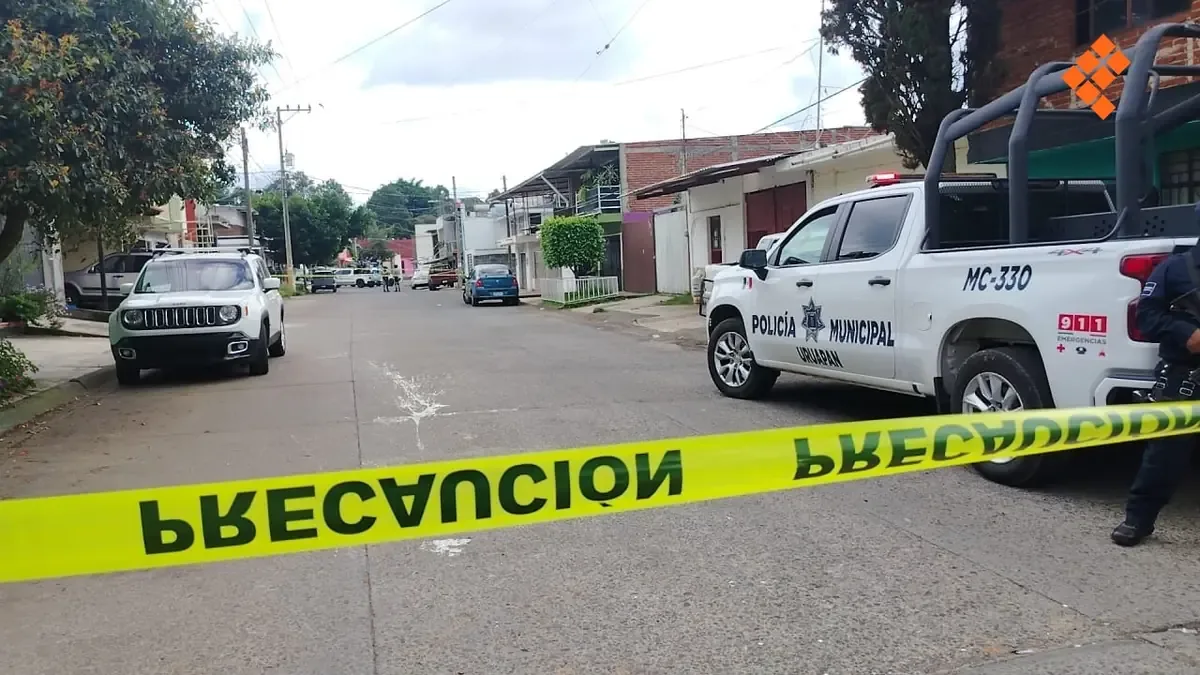 La agresión ocurrió en plena calle y provocó un gran movilización de seguridad en la zona.