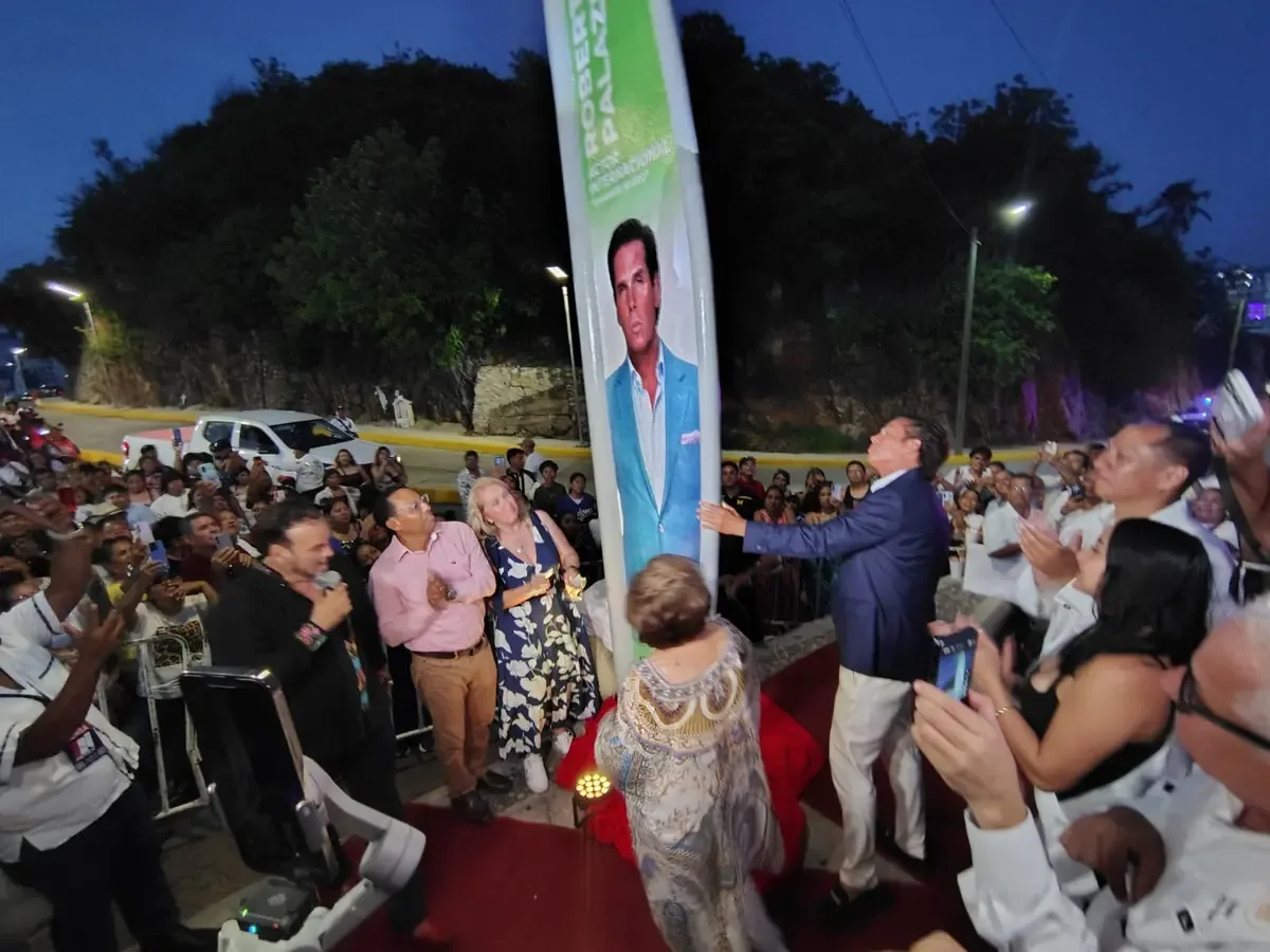 Acapulco rinde tributo al actor con una velaria tras 35 años de carrera.